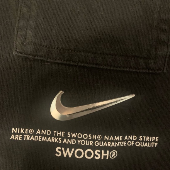 nike swoosh crop t shirt - Picture 2 of 4